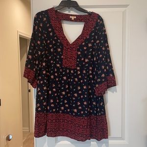 En Creme size small floral tunic dress